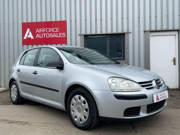 VW Golf FSI S