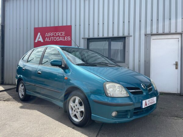 Nissan Almera Tino SE Auto